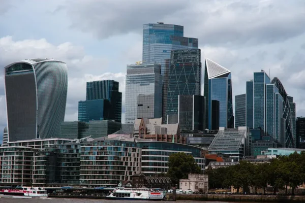 What Is Commercial Finance and How Does It Benefit UK Businesses?