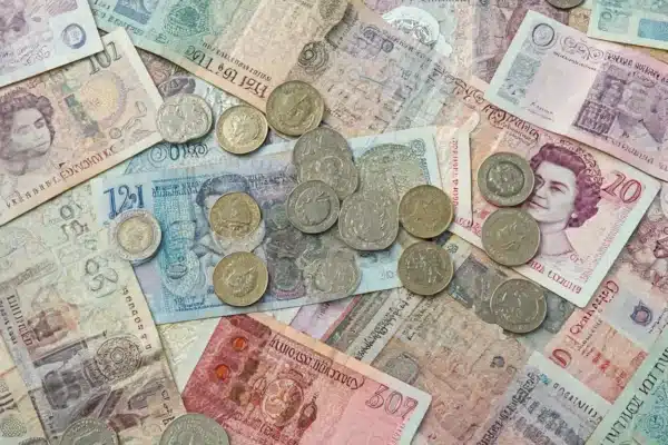 How Can UK Businesses Navigate Cashflow Challenges During Economic Uncertainty?